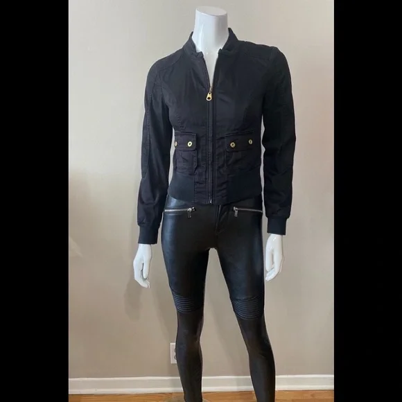 🔹GUESS🔹GREAT CONDITION - Picture 2 of 8